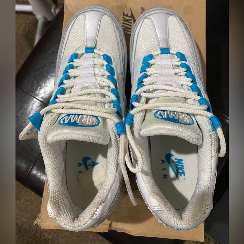 Nike Air Max 24-7 White Metallic Platinum Marina Blue Size 4.5Y - Picture 2 of 10